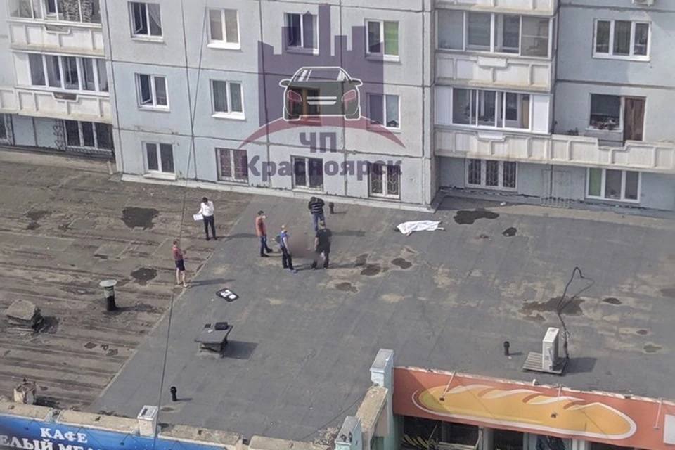 В Красноярске две подруги выпали из окна: погибли обе. Фото: "ЧП Красноярск"