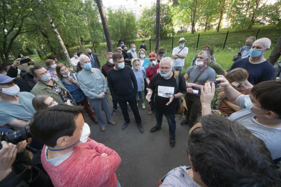 В середине июня общественники собирались в парке, чтобы обсудить его будущую концепцию