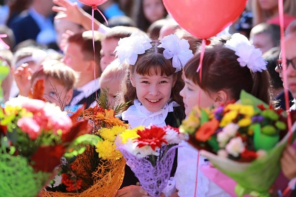 Рисунок 1 сентября линейка в школе