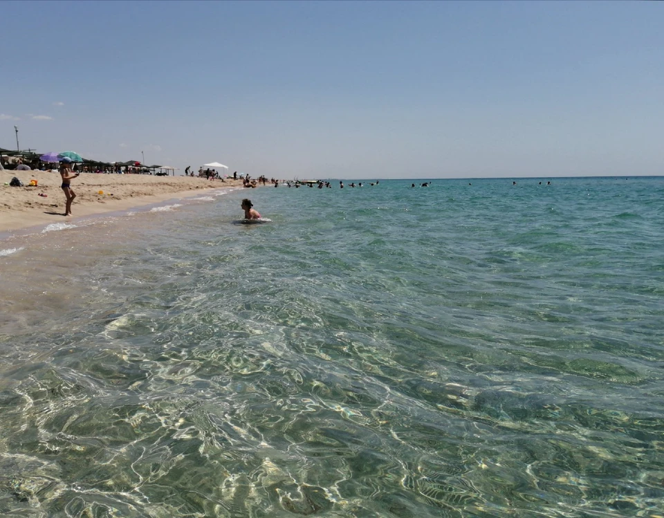 Черное море на западе Крыма очень чистое.