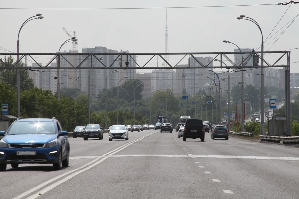 На Кузбасском мосту в Кемерове появилась новая камера для фиксации нарушений. Фото: ГИБДД Кузбасса