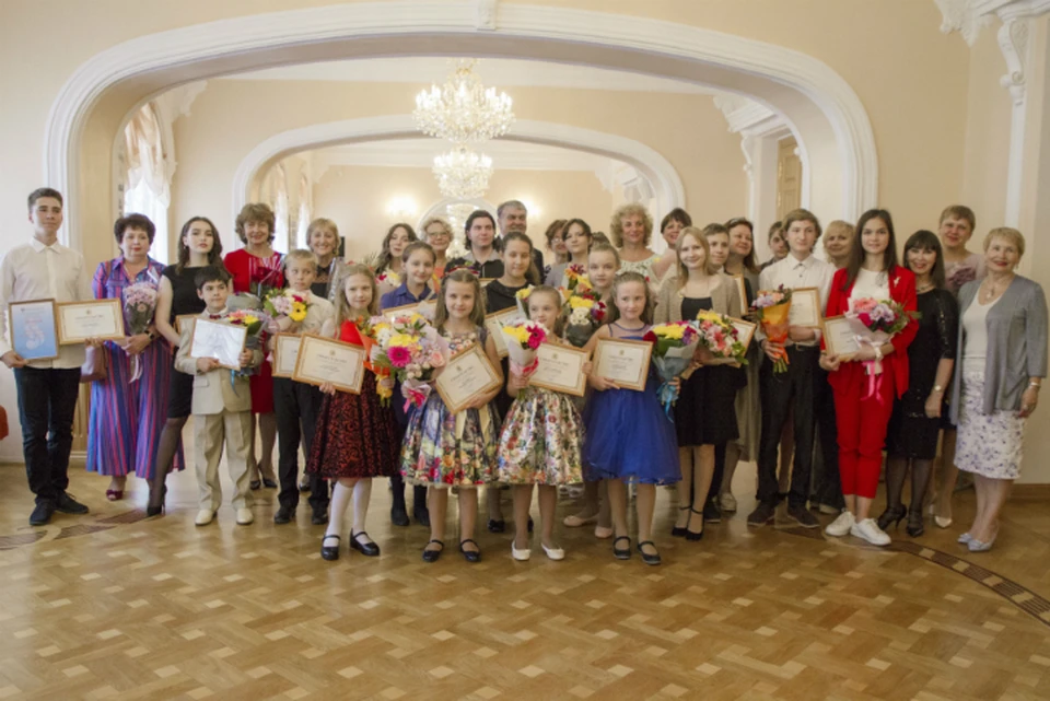 Одаренная молодежь в Хабаровском крае получит стипендии