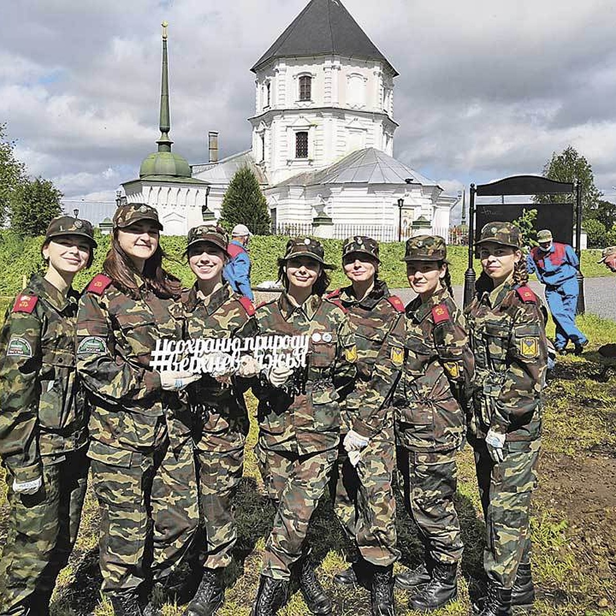 Волонтеры делают чище реки и озера страны - KP.RU