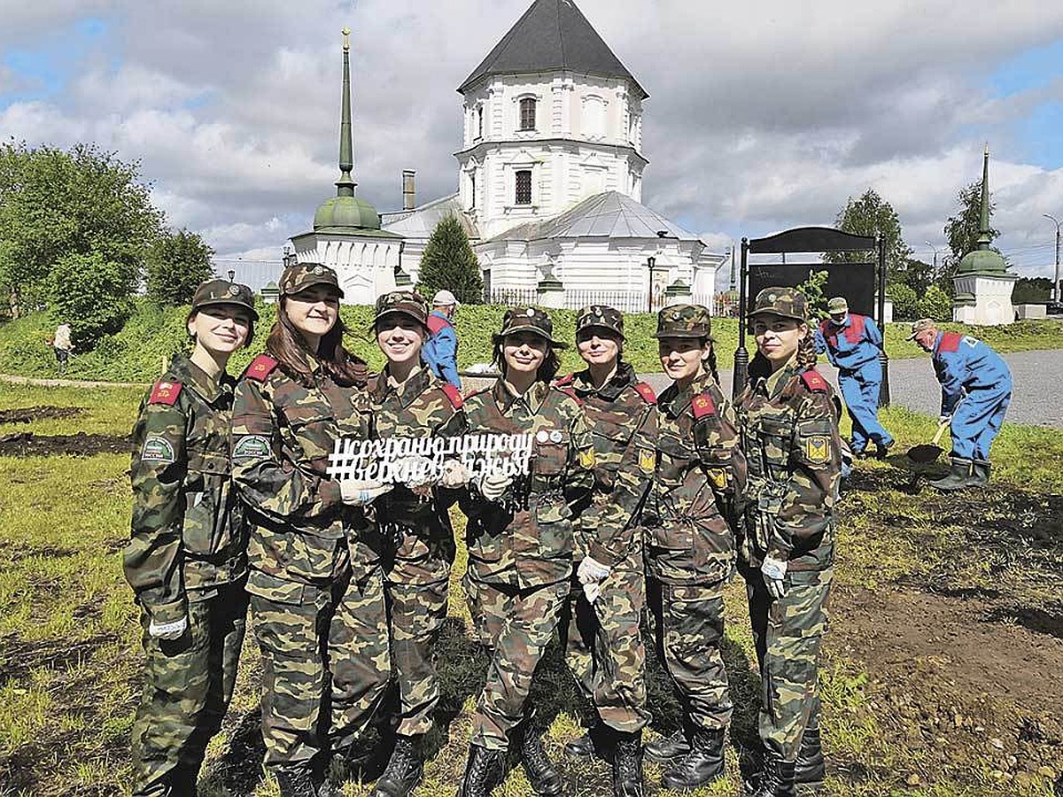 Волонтеры делают чище реки и озера страны - KP.RU