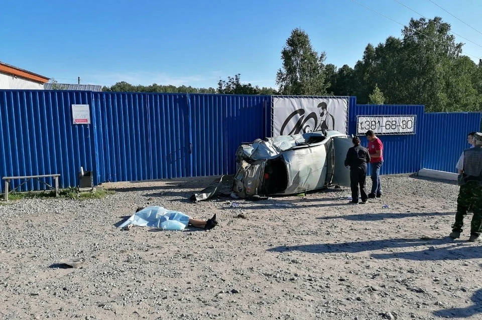 В деталях происшествия разбираются сотрудники ГИБДД. Фото: Госавтоинспекция НСО.