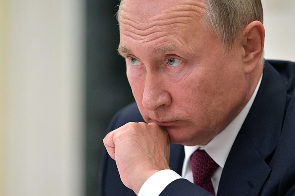 Владимир Путин считает правильным решение организаторов "Бессмертного полка" перенести акцию на следующий год