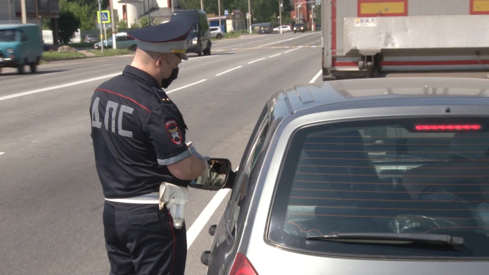 В течение часа полицейские установили, что он является местным жителем 1937 года рождения