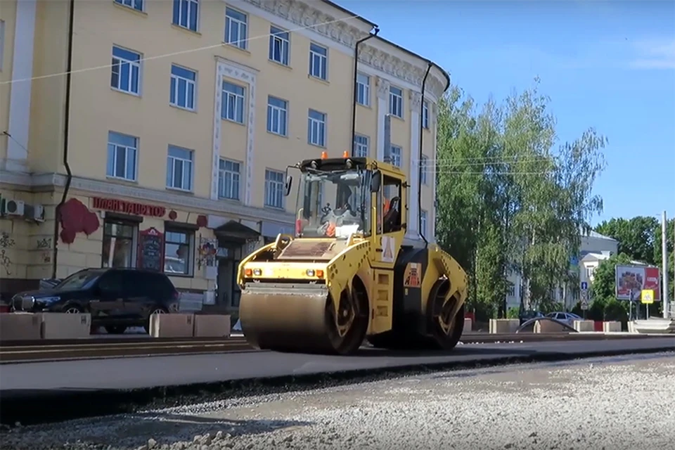 На улице Николаева в Смоленске начали укладывать асфальт. Фото: администрация г. Смоленска.