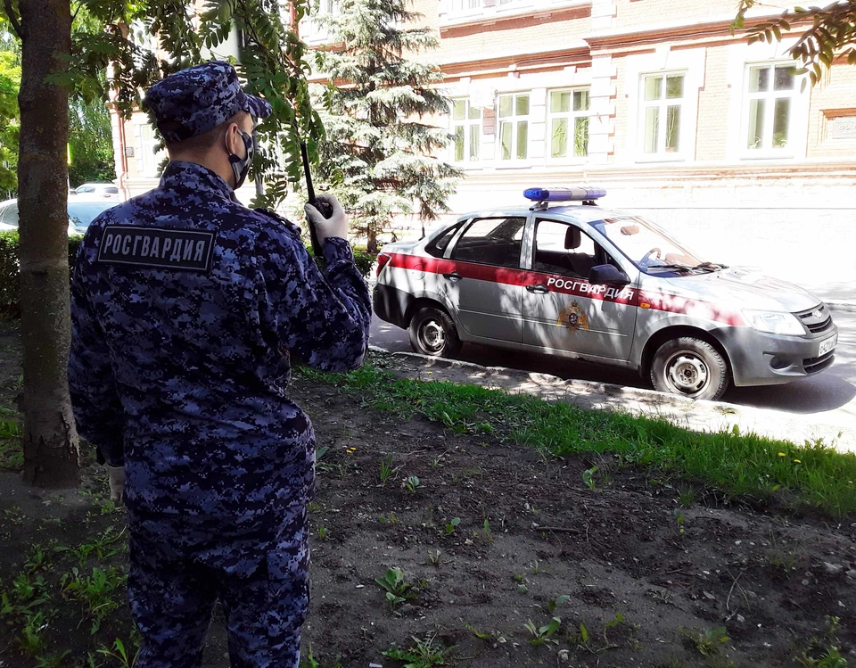 Несостоявшегося вора передали полицейским