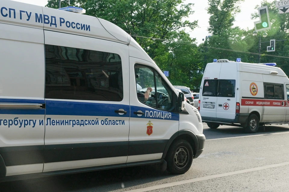 Мужчина всадил нож себе в грудь во врем ссоры с женой в Петербурге