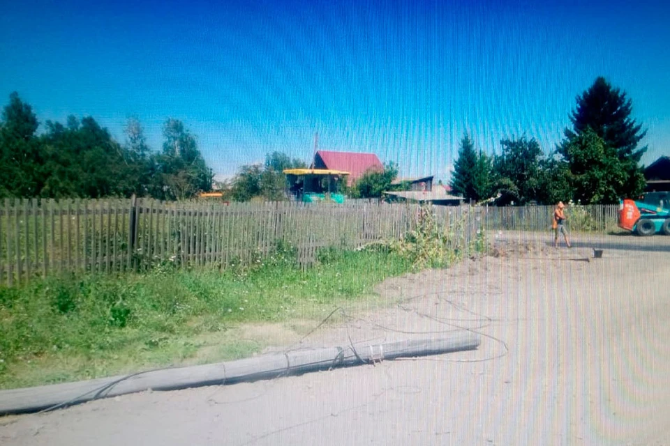 Рабочий был на опоре