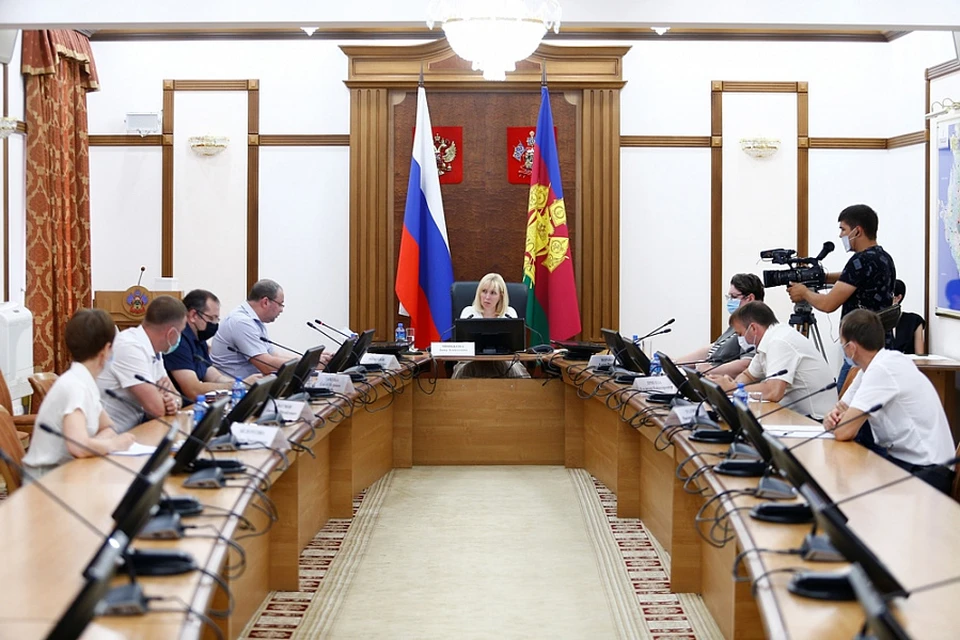Более миллиарда рублей направили на подготовку школ к новому учебному году.