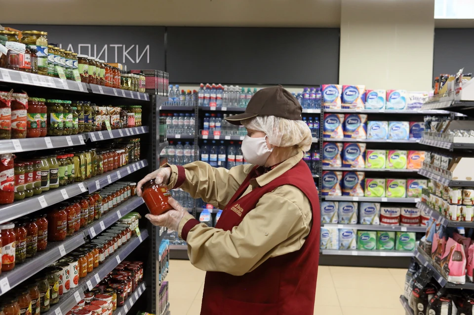 Зарплаты продавцов в Москве составляют в среднем около 45 тысяч рублей, а в регионах - 22-35 тысяч