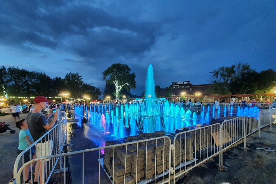Новый фонтан в Ростове оградили от купальщиков. Фото: соцсети