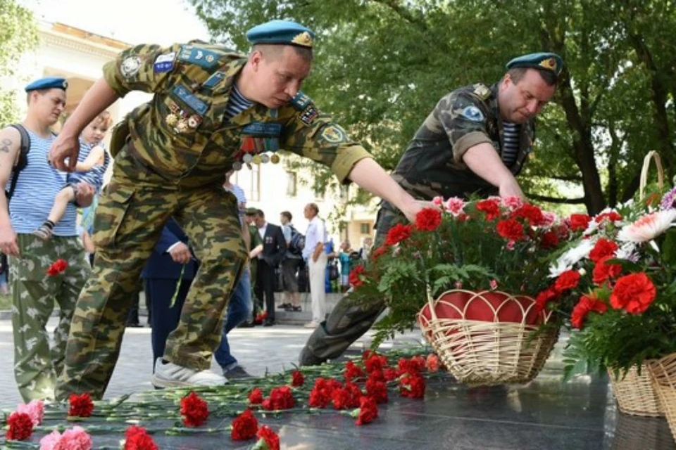 В мемориальной зоне у филармонии пройдет церемония, посвященная Дню ВДВ. Фото: admkirov.ru