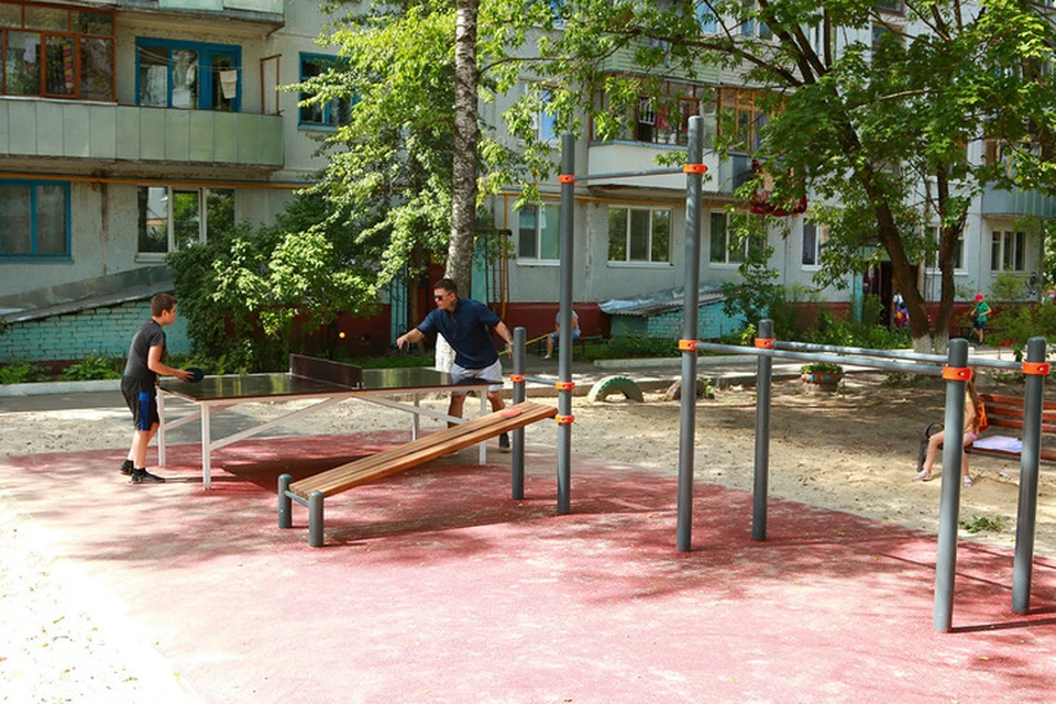 В Брянске прошла приемка двора дома №11а по улице Новозыбковской в Фокинском районе.