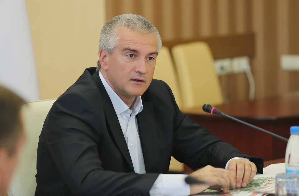 Сергей Аксенов отчитал министра транспорта региона Сергея Карпова.