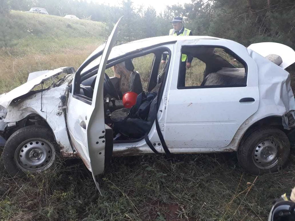 Водитель и ее три пассажира, в том числе четырехлетний мальчик получили травмы различной степени тяжести.