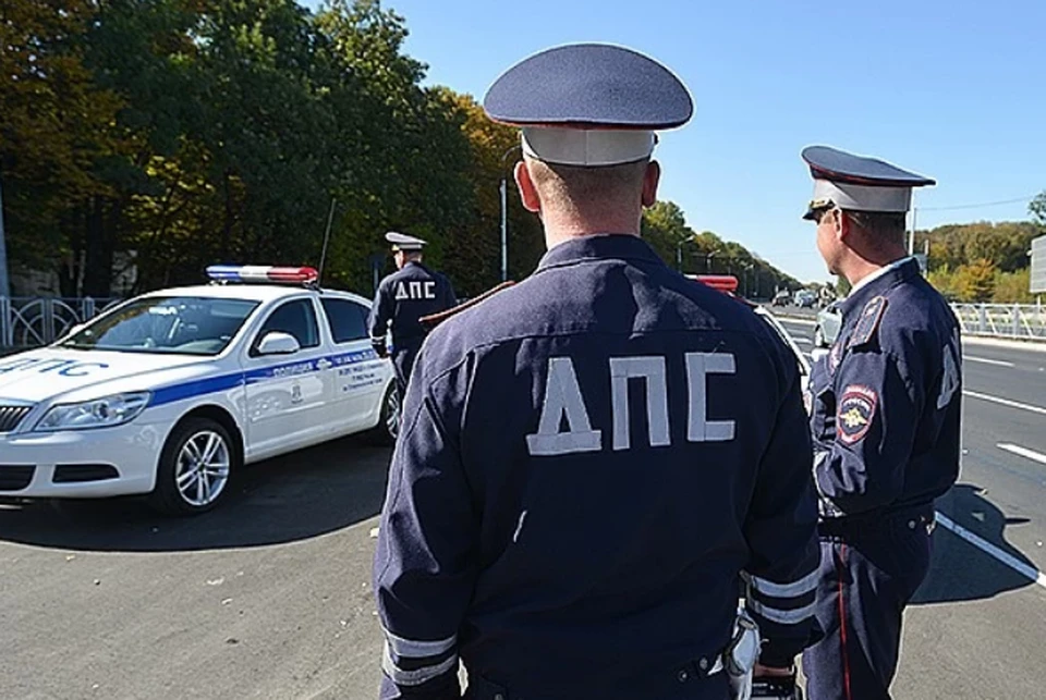 Сейчас сотрудники ГИБДД выясняют обстоятельства этого происшествия и его причины.