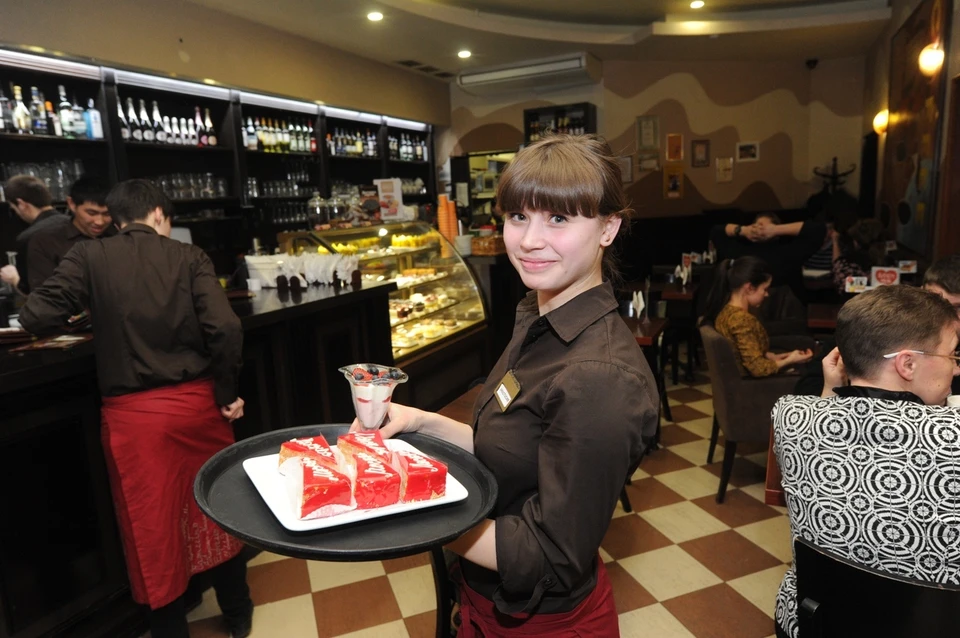Рестораны смогут принимать посетителей не только в летниках.