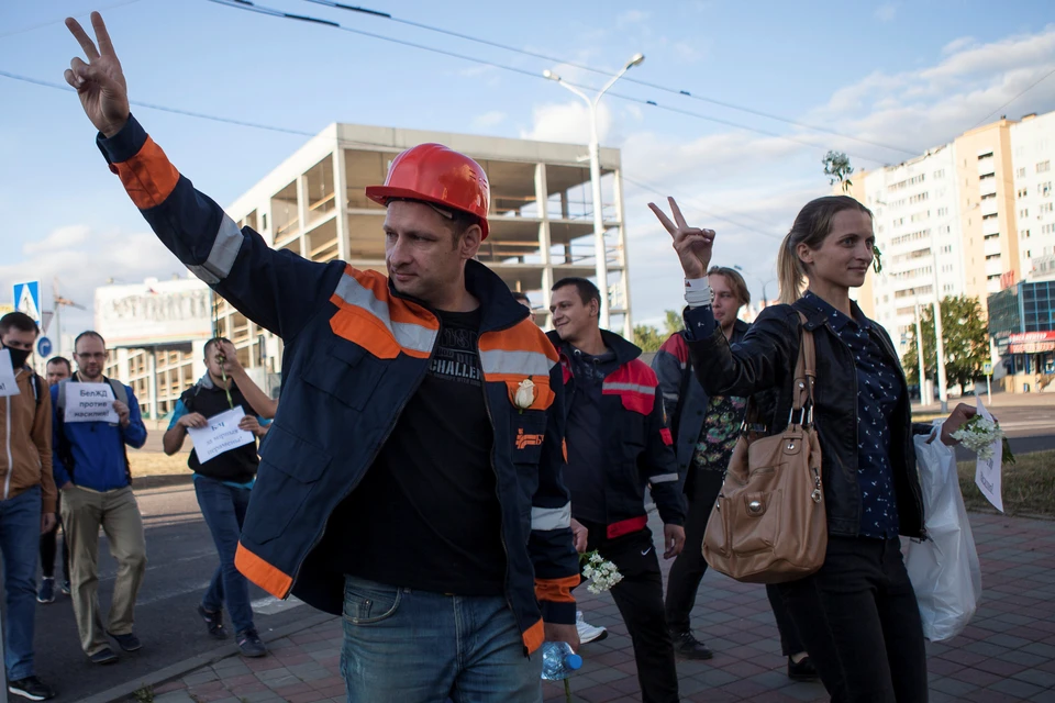Работники крупных заводов Белоруссии вышли на акции протеста