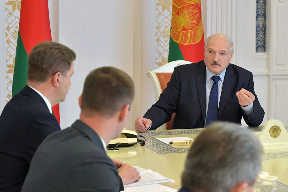 Лукашенко заявил, что Беларуси не нужны посредники для решения конфликта с протестующими