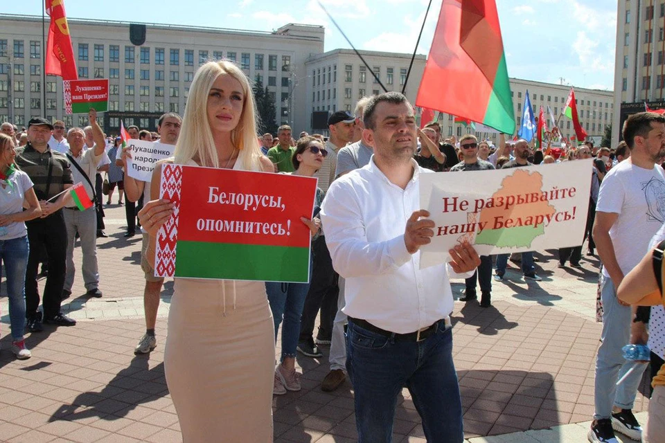 В Белоруссии 16 августа начался митинг в поддержку Александра Лукашенко