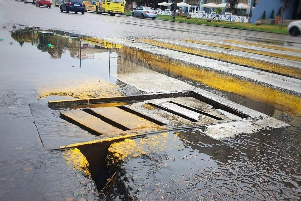 В Липецке борются с подтоплениями на дорогах