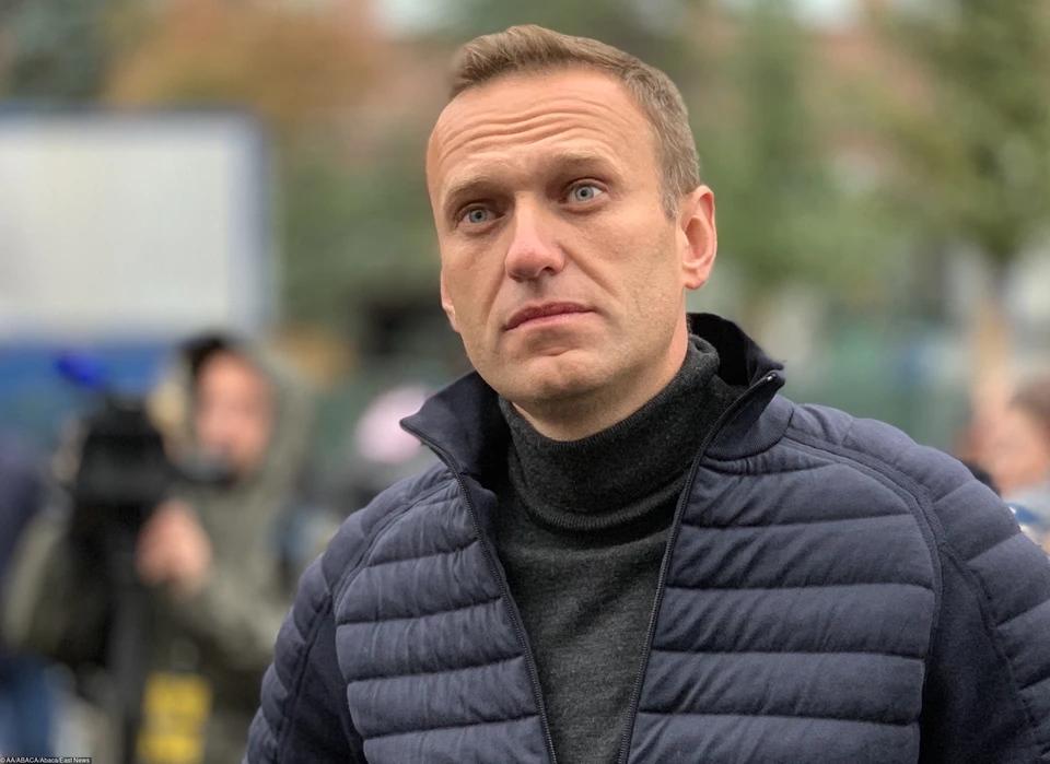 Навального доставили в омскую больницу с самолета "Томск-Москва"