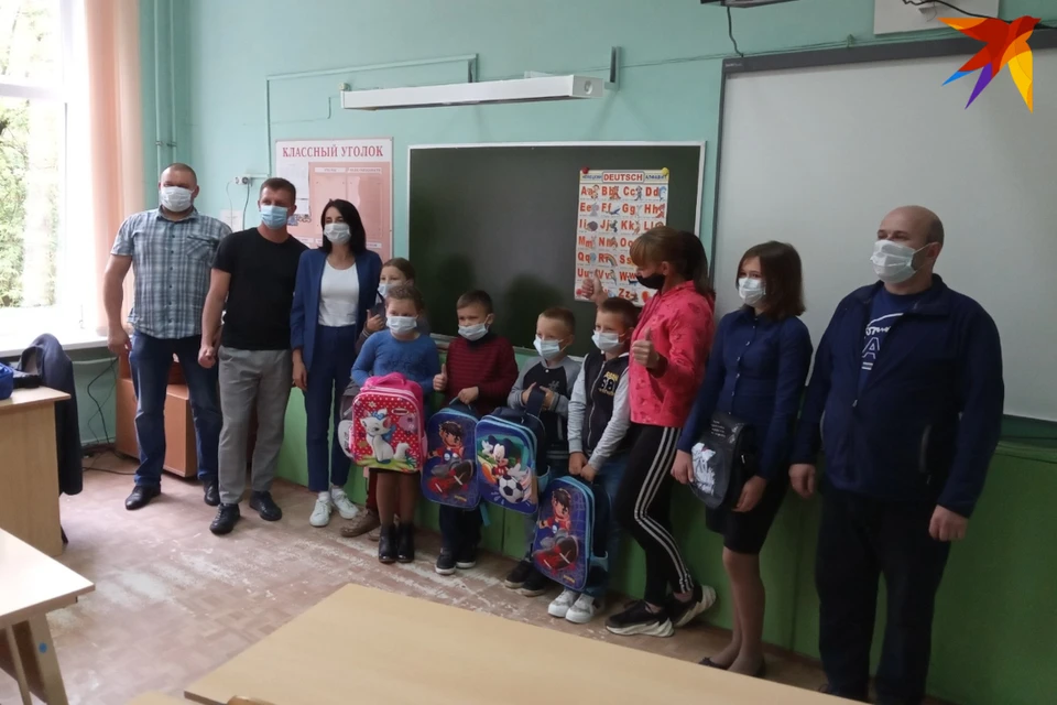 Дети портфелями остались довольны.