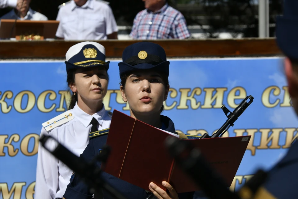 Клятву девушки произносили громко, четко, с гордостью.