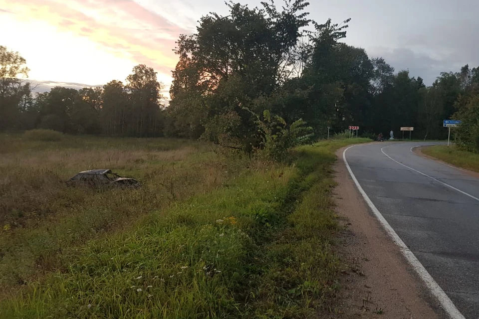 В Тверской области перевернулась машина, водитель получил травмы. Фото: пресс-служба ГИБДД по Тверской области/гибдд.рф/r/69.