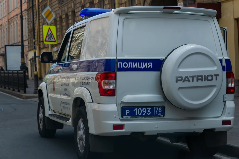 У гендиректора петербургской фирмы украли из квартиры семейные реликвии и золотые зубы