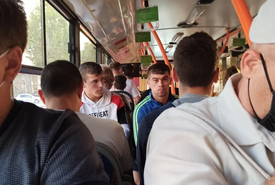 Маски? Не, не слышали... Фото: Ольга Бужор