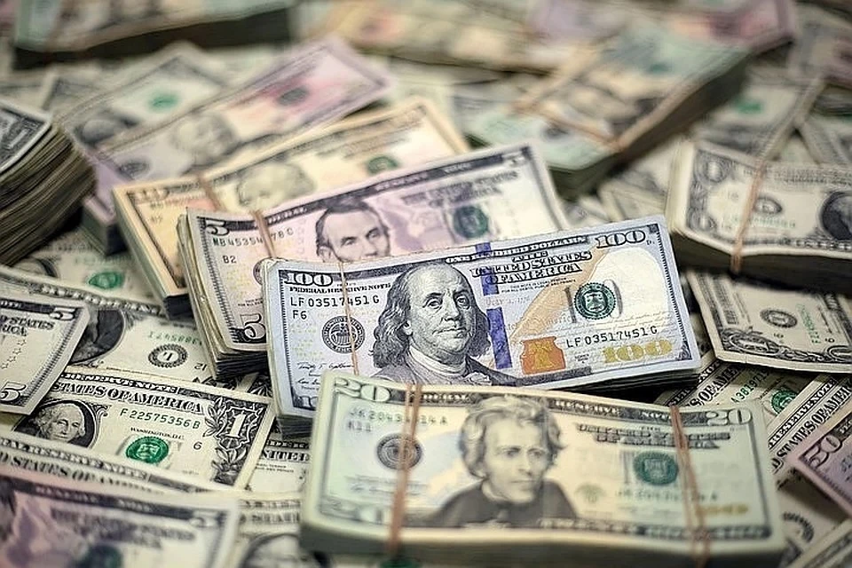 Аналитики предрекли доллару падение до 72 рублей