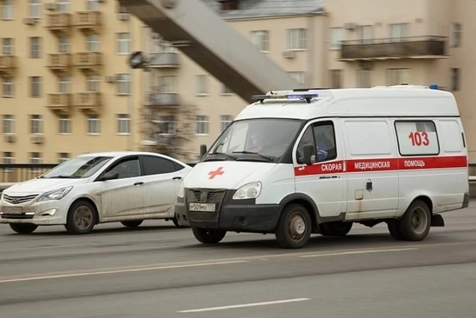 Жителям с симптомами коронавируса советуют обращаться к участковому врачу.