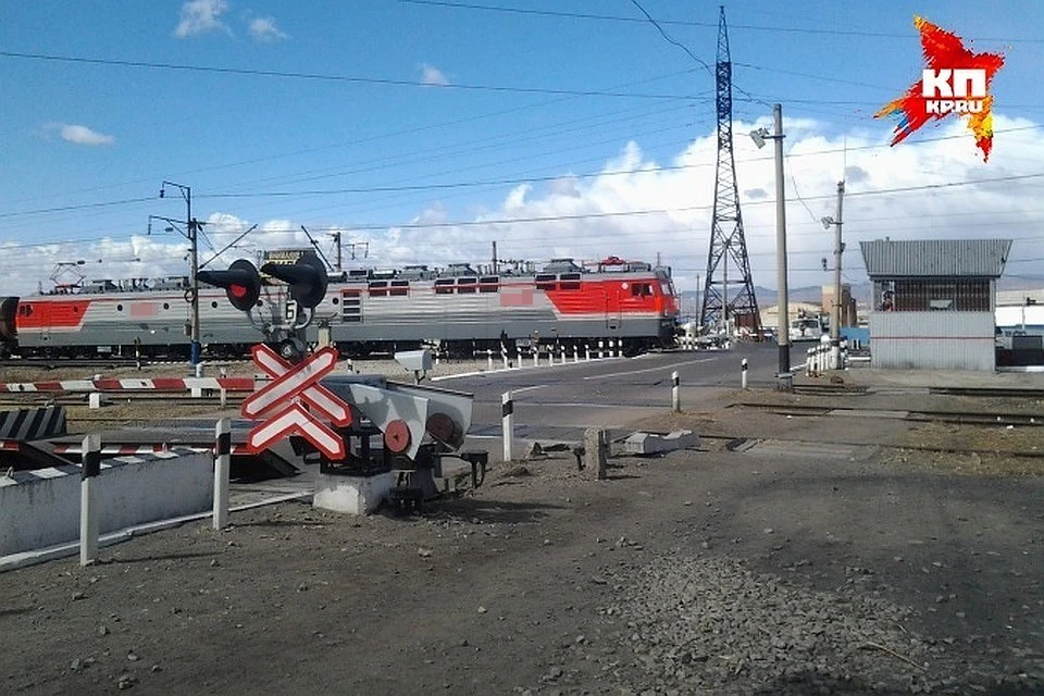 Объехать участок можно через железнодорожный переезд 489 километр.