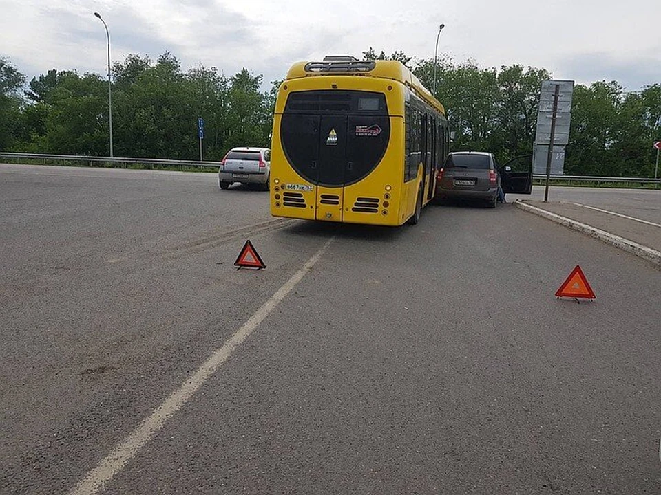 Хотя электробус редко бывает на улицах Самары, он все же умудрился попасть в ДТП