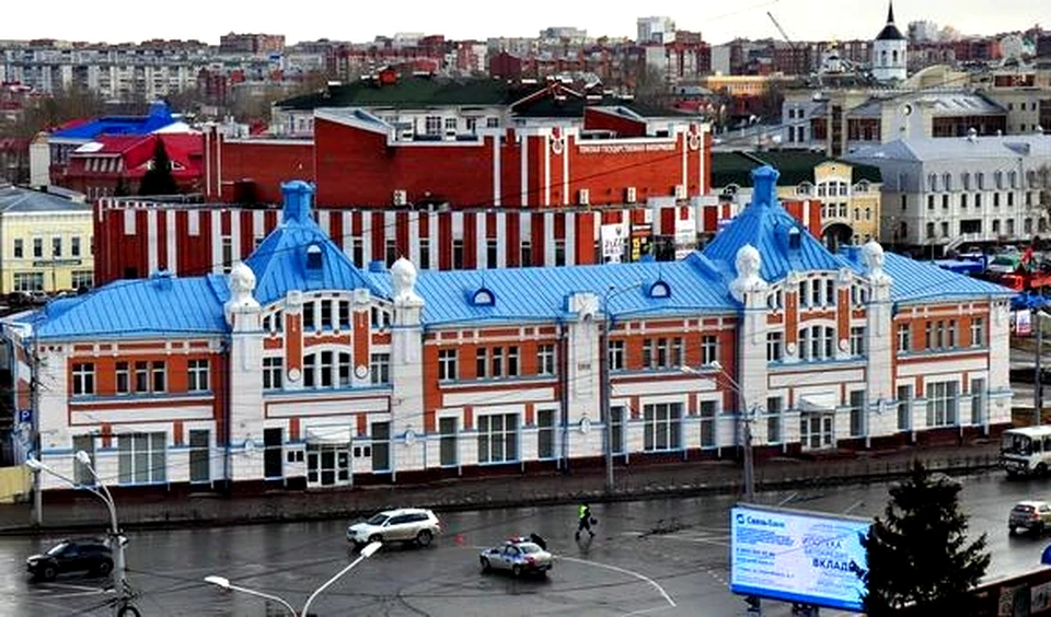 Современная фасадная краска поможет защитить дом-памятник от перепадов температуры.