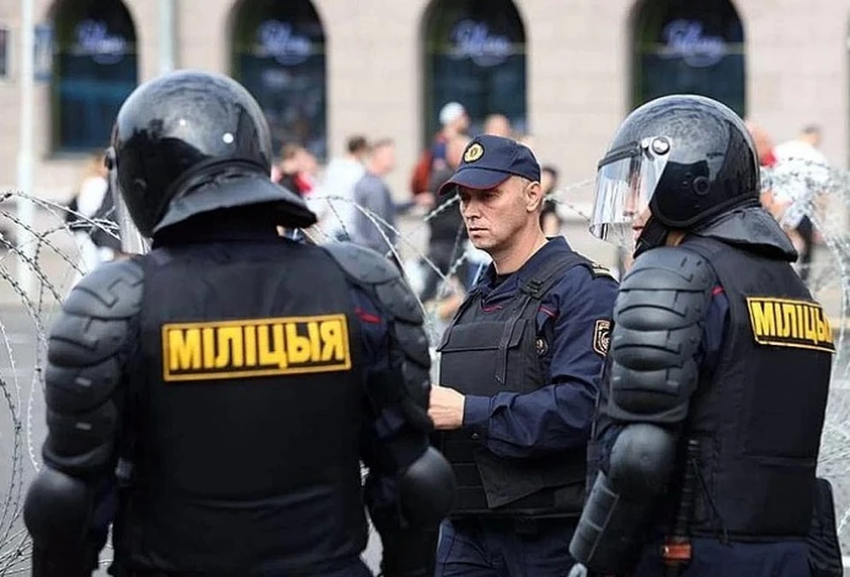 В Минске силовики применили водометы для разгона протестующих