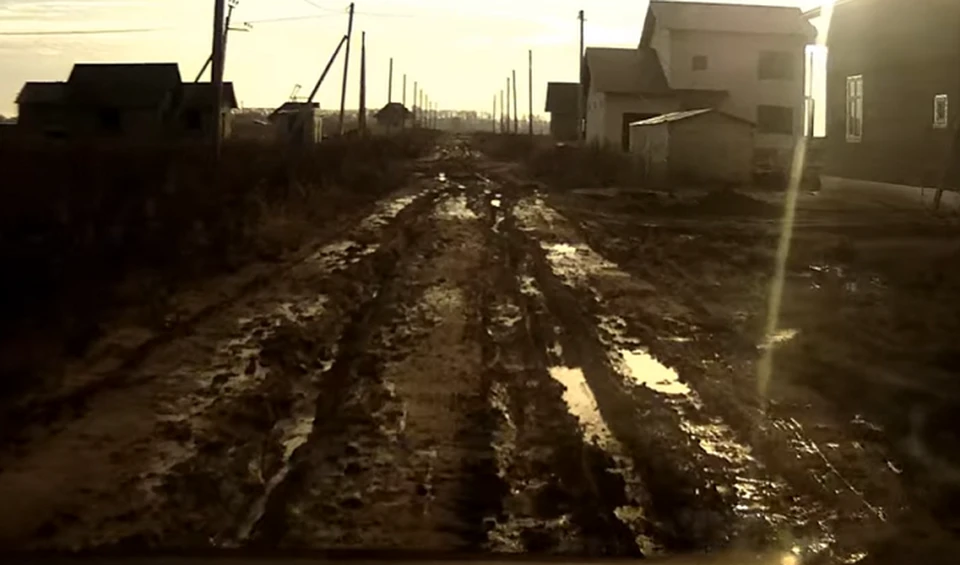В деревне Бурдино из-за плохих дорог детей не подвозят к школе.