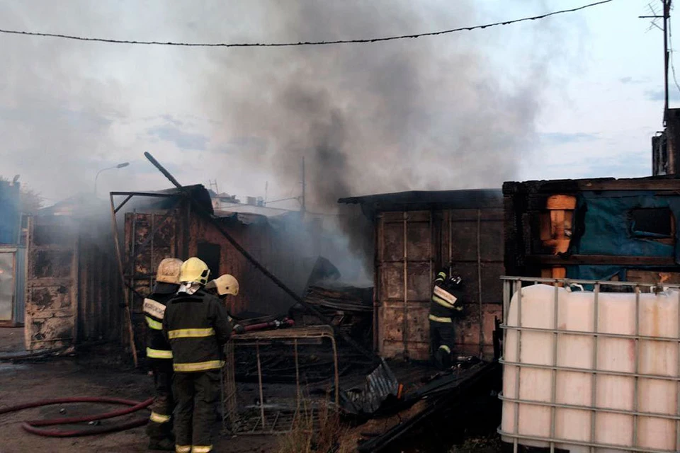 Случилось возгорание мусора и строительных бытовок на территории Дзержинского района. Фото: МЧС по Московской области