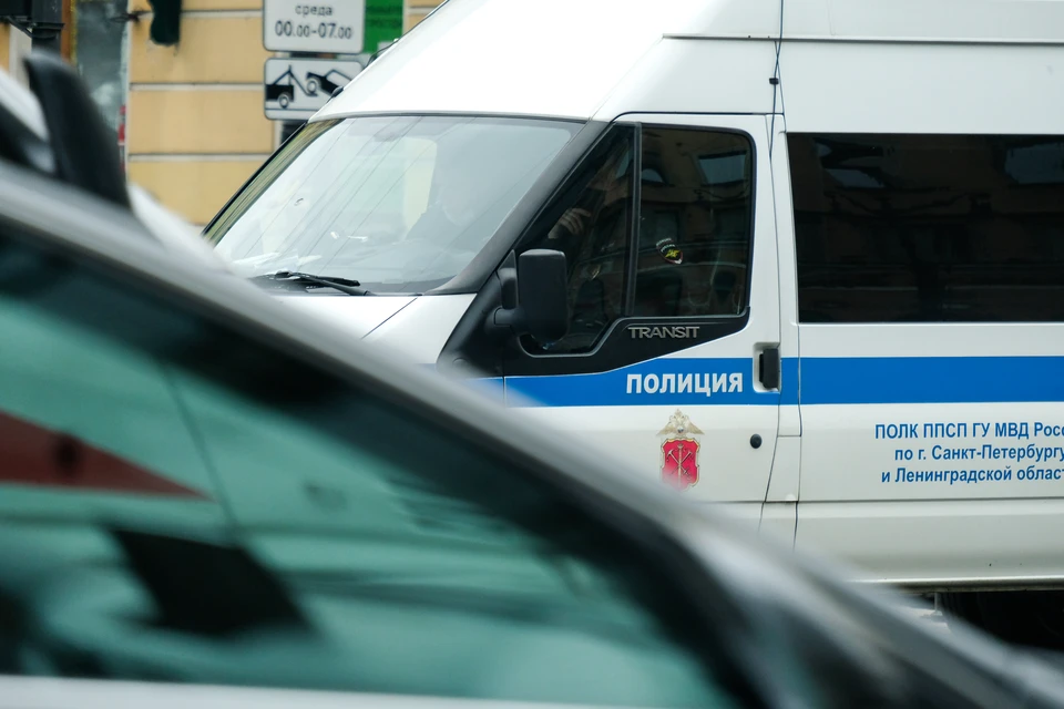 Полиция ищет вора, влезшего в гараж рыбака из Каменногорска.