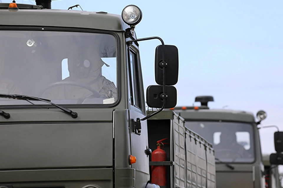 В Хабаровске военные продезинфицировали радиотехнический завод