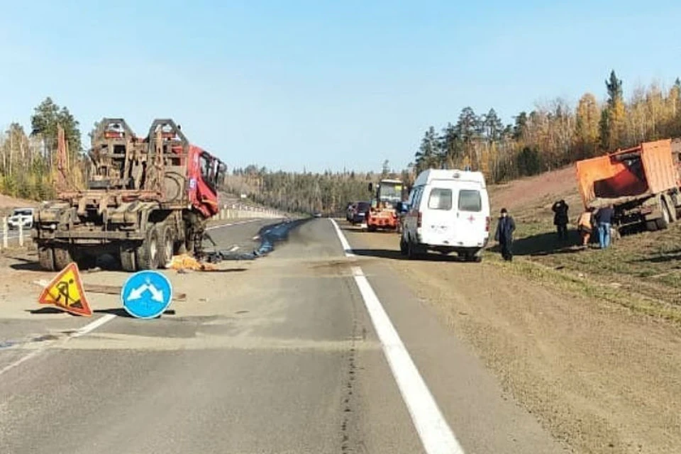 Дорожный рабочий погиб в крупном ДТП в Братске. Фото: ГУ МВД России по Иркутской области