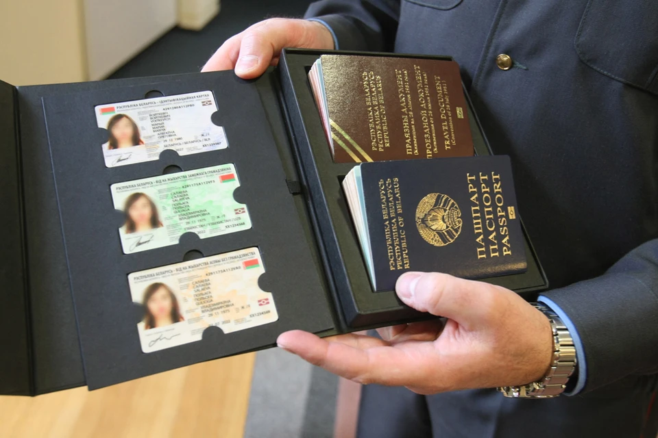 С нового года белорусам начнут выдавать биометрические паспорта и ID-карты. Фото: БелТА.