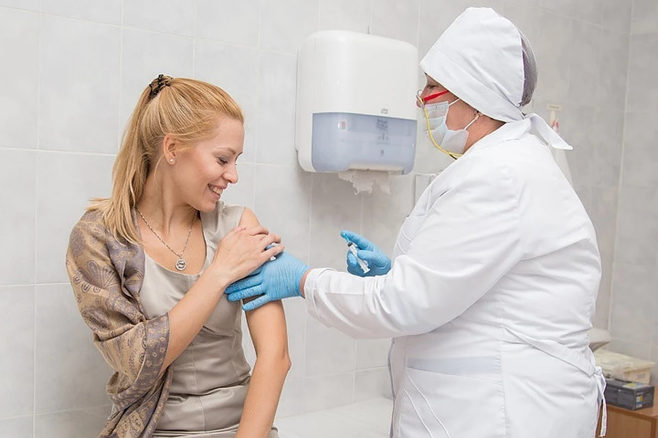 Роспотребнадзор рекомендует делать прививку от гриппа ежегодно из-за изменчивости штаммов
