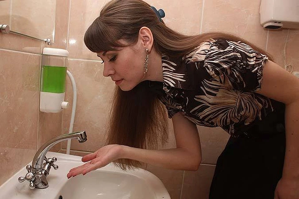Тех, чья вода поменяет цвет, просят сообщить об этом по телефону +7(843)291-87-95.