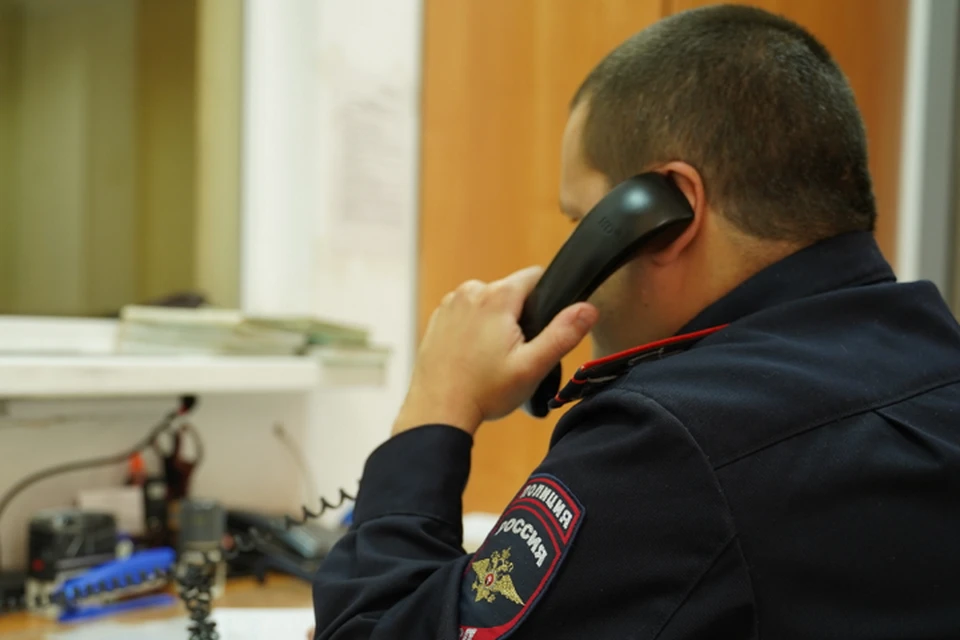 По решению суда сотрудника полиции еще и лишили звания.