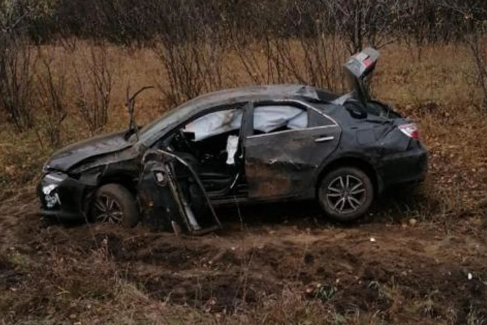 Автомобиль слетел в кювет и перевернулся. Фото: пресс-служба ГУ МВД по Новосибирской области